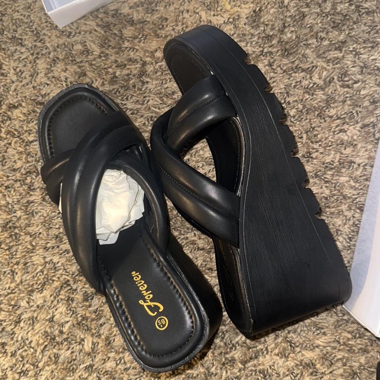 item listed by sanaicloset