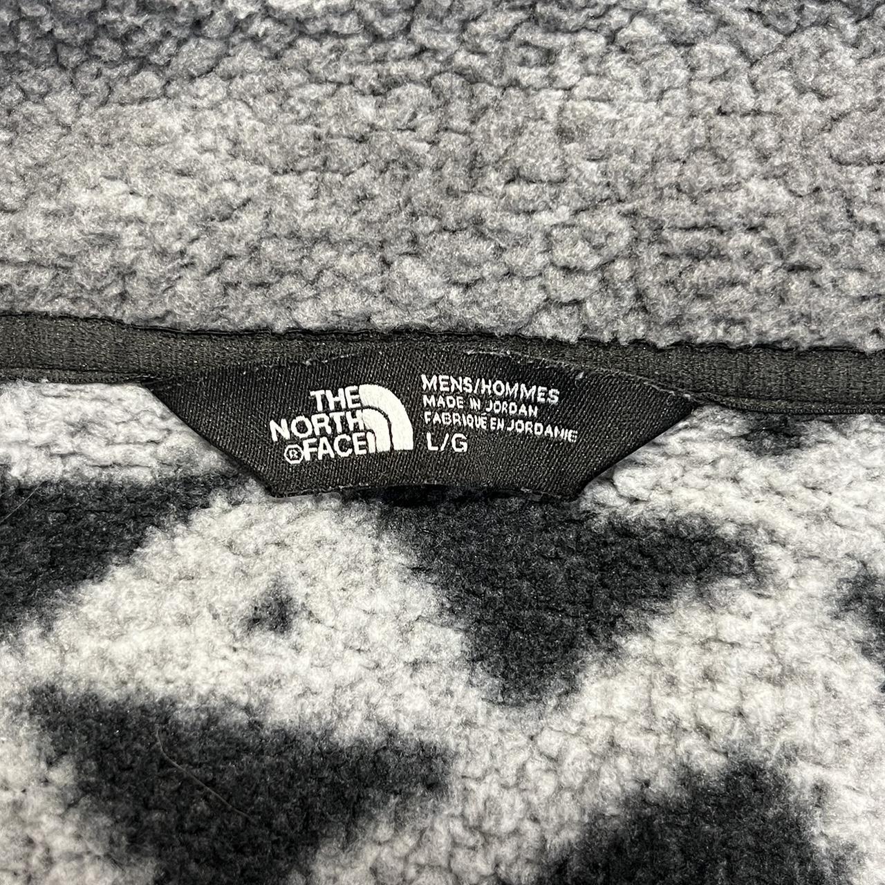 The North Face Men's Grey and Black Jumper (4)