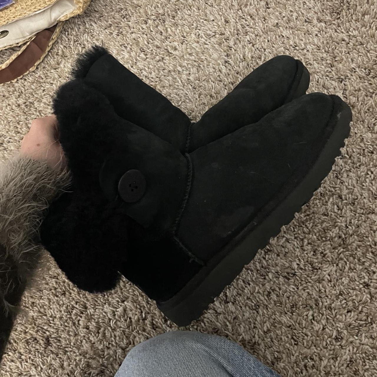 Short ugg deals boots with button