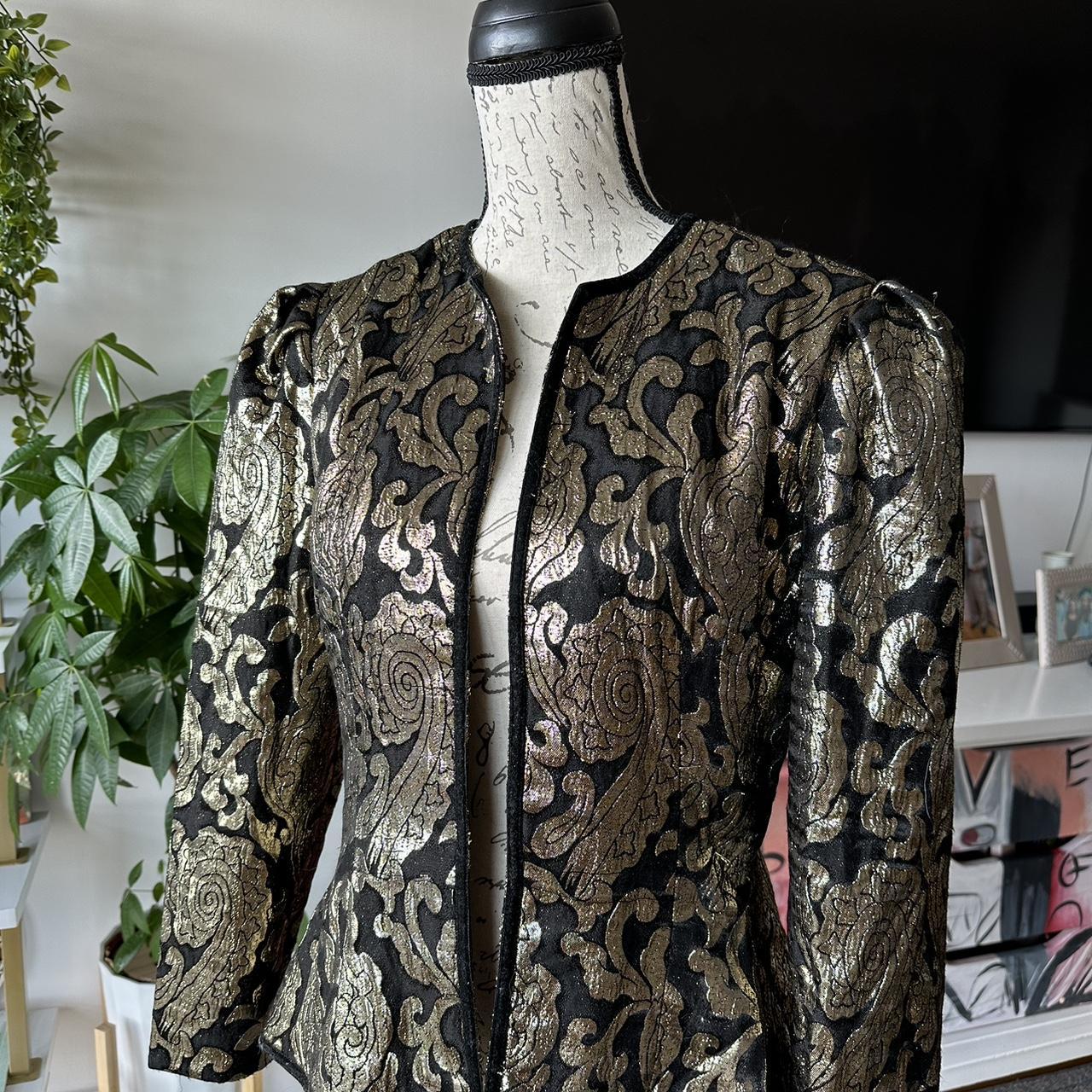 item listed by gunel2316