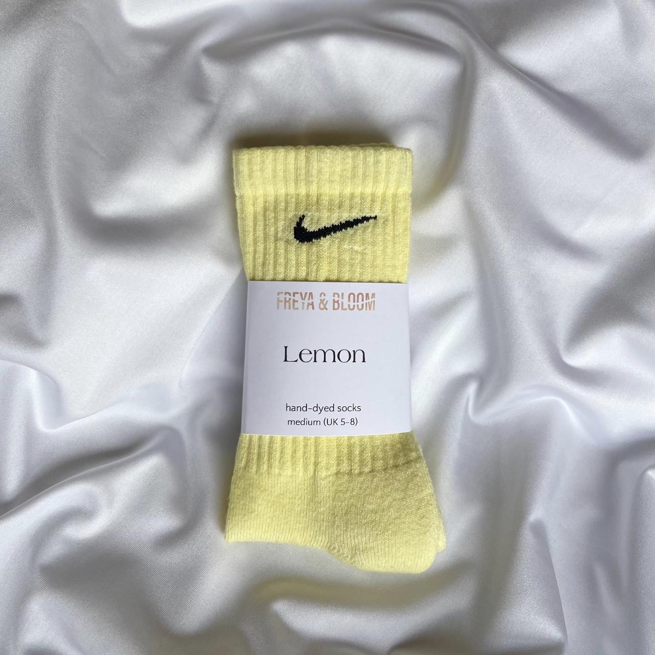 Nike Women's Socks Depop