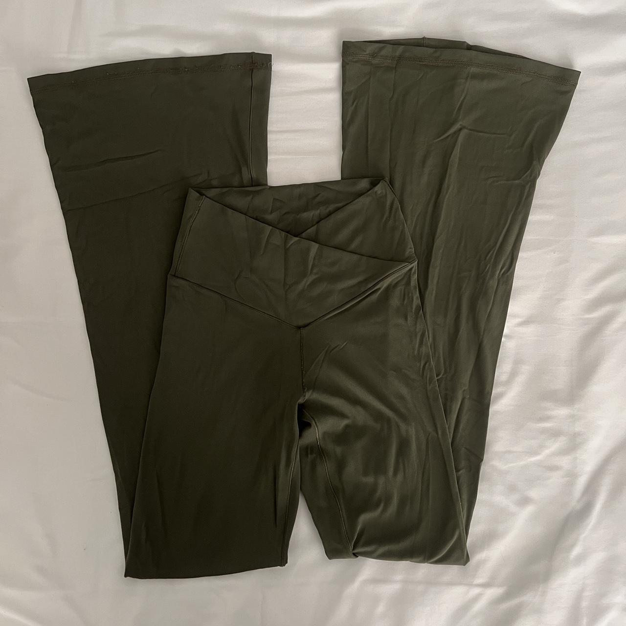 Aerie Women's Green Leggings Depop