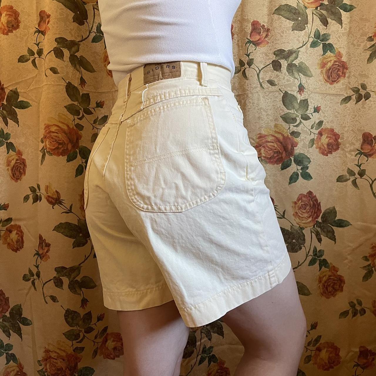 ☀️ Vintage high waisted pastel yellow shorts by Lee!... - Depop