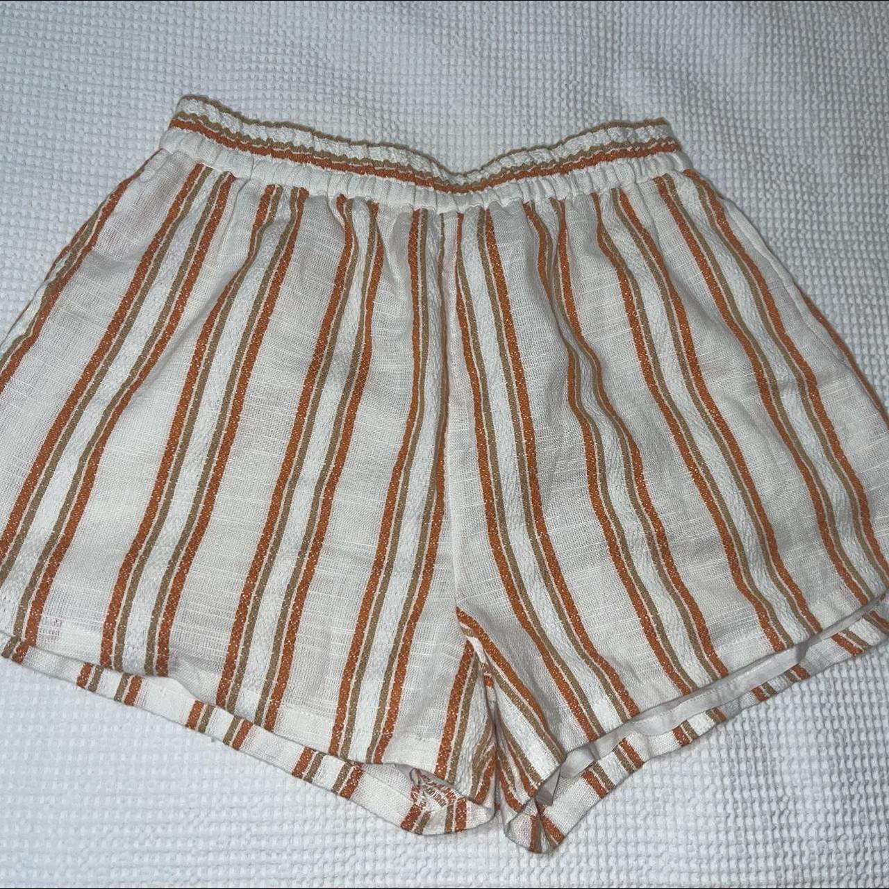 Tigerlily Shorts Size 10 - Depop