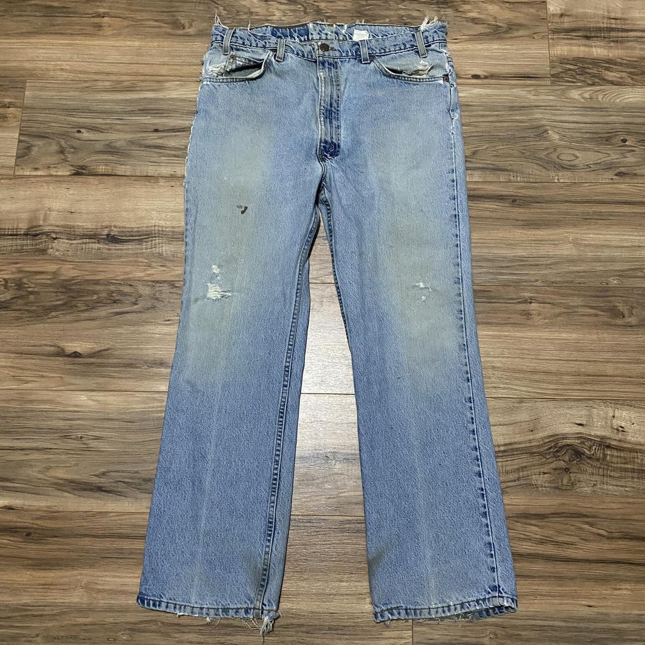 White distressed levi clearance jeans