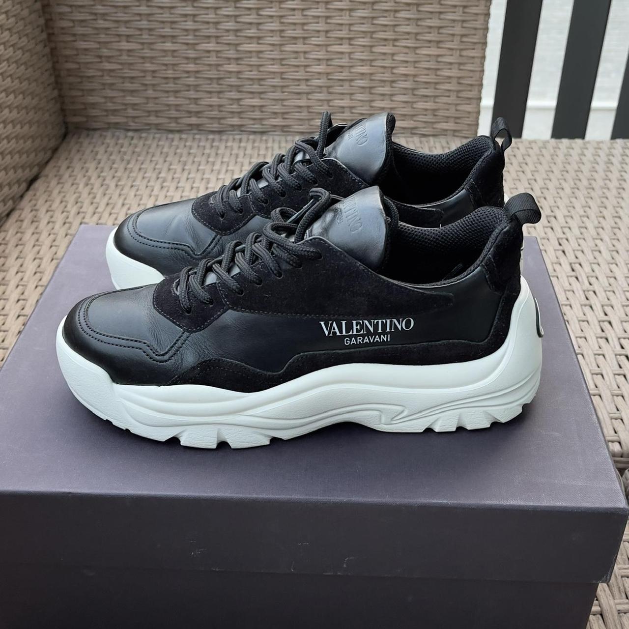 スニーカー VALENTINO Black leather and suede Gumboy Valentino Garavani Gumboy Leather Sneakers | Black | FARFETCH