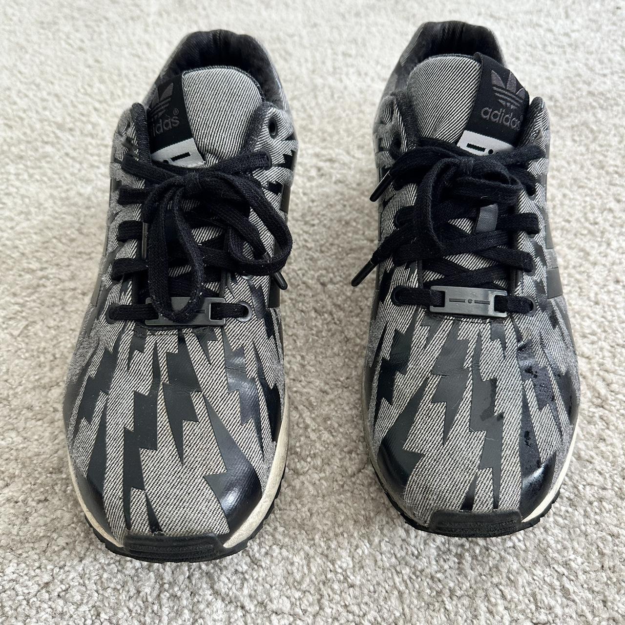 Black adidas shops trainers zx flux