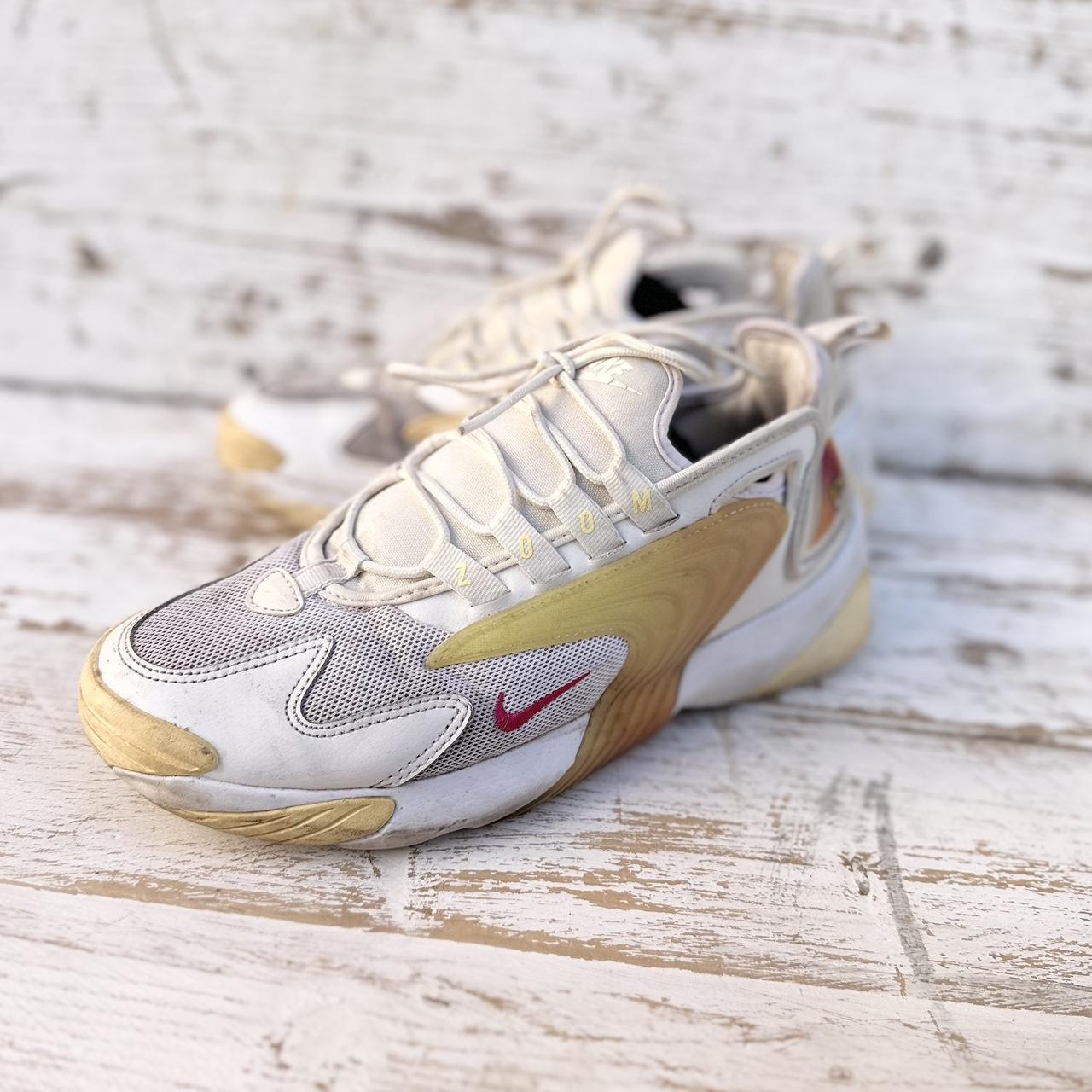 Nike beige and sale white zoom 2k trainers