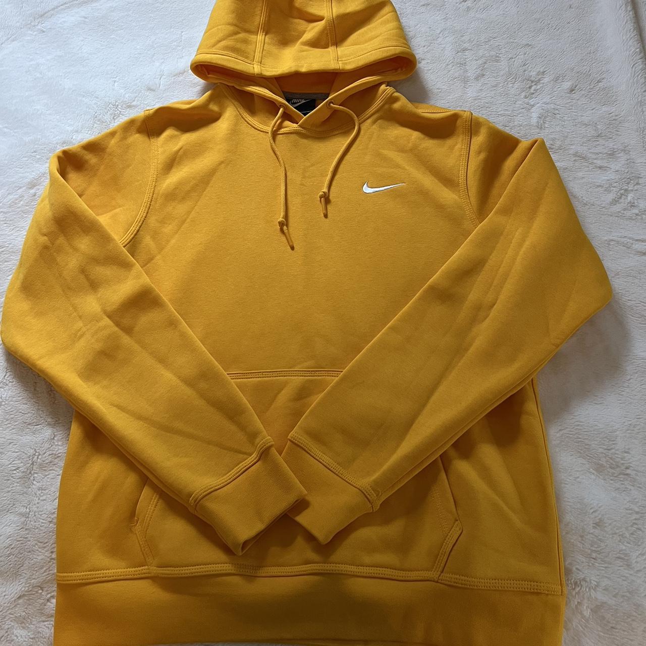 Yellow Nike hoodie never worn NWOT size medium Depop