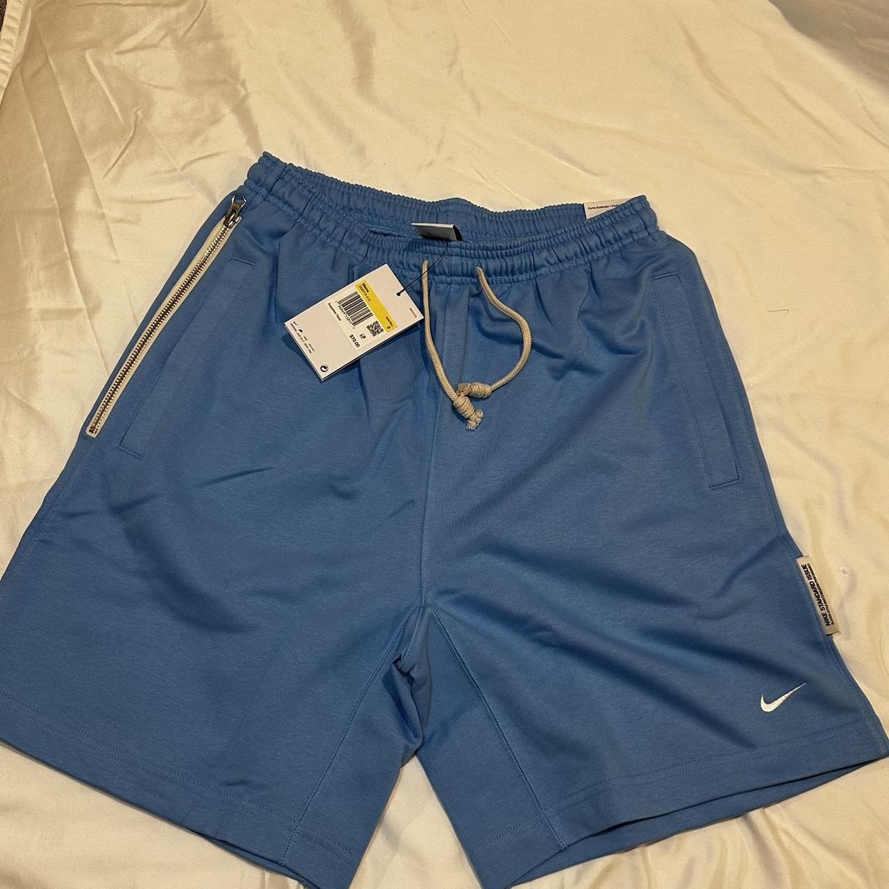 NEW Nike basketball shorts with zipper on one side