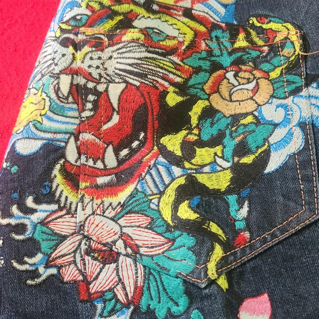Ed Hardy★タイガーブーツカットジーンズ Ed Hardy Denim Tiger Head Embroidered Slim Flare Jeans