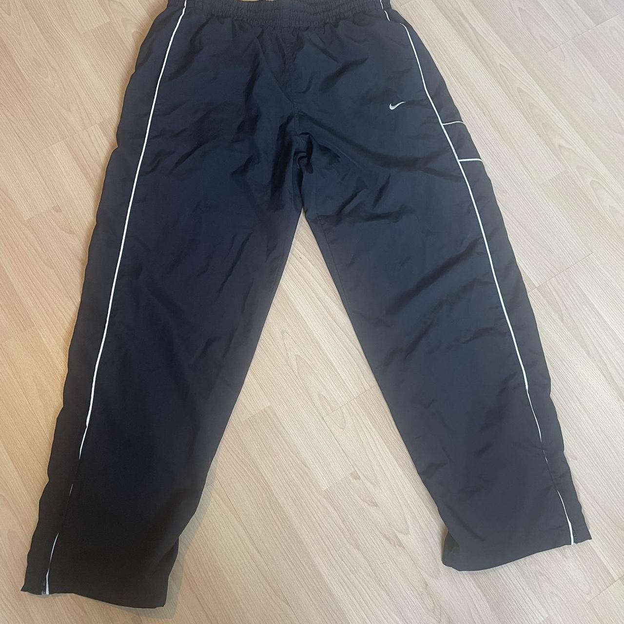 Vintage black nike shell bottoms size xl - Depop