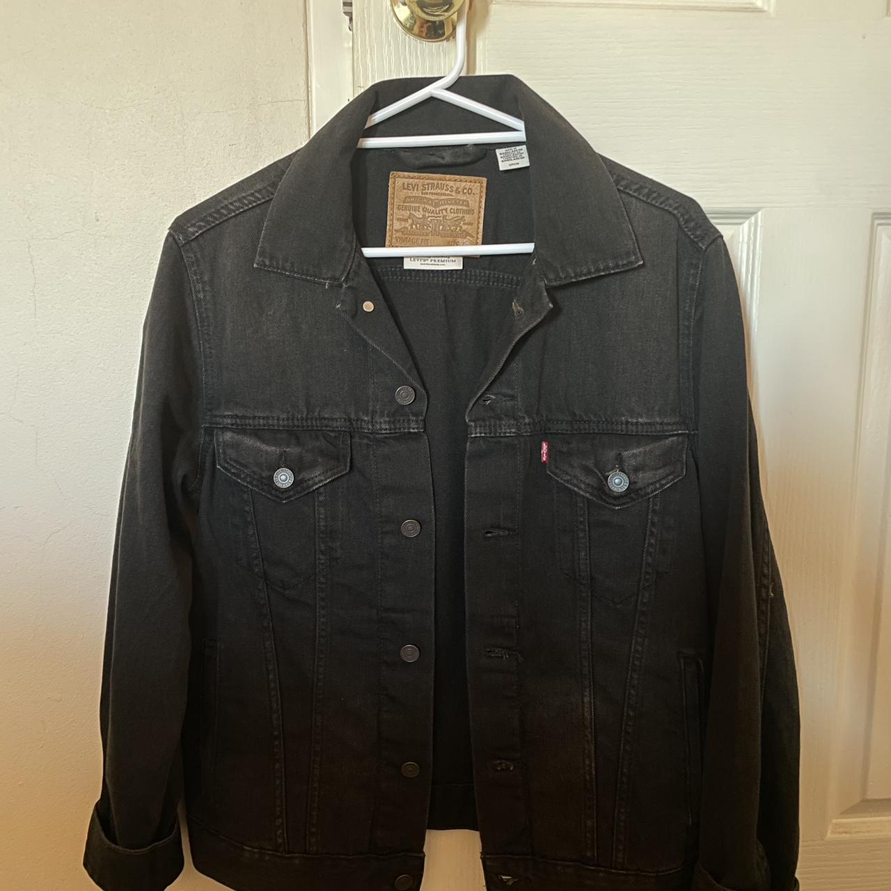 Levi’s Relaxed Fit Trucker Jacket Size Small Worn... - Depop