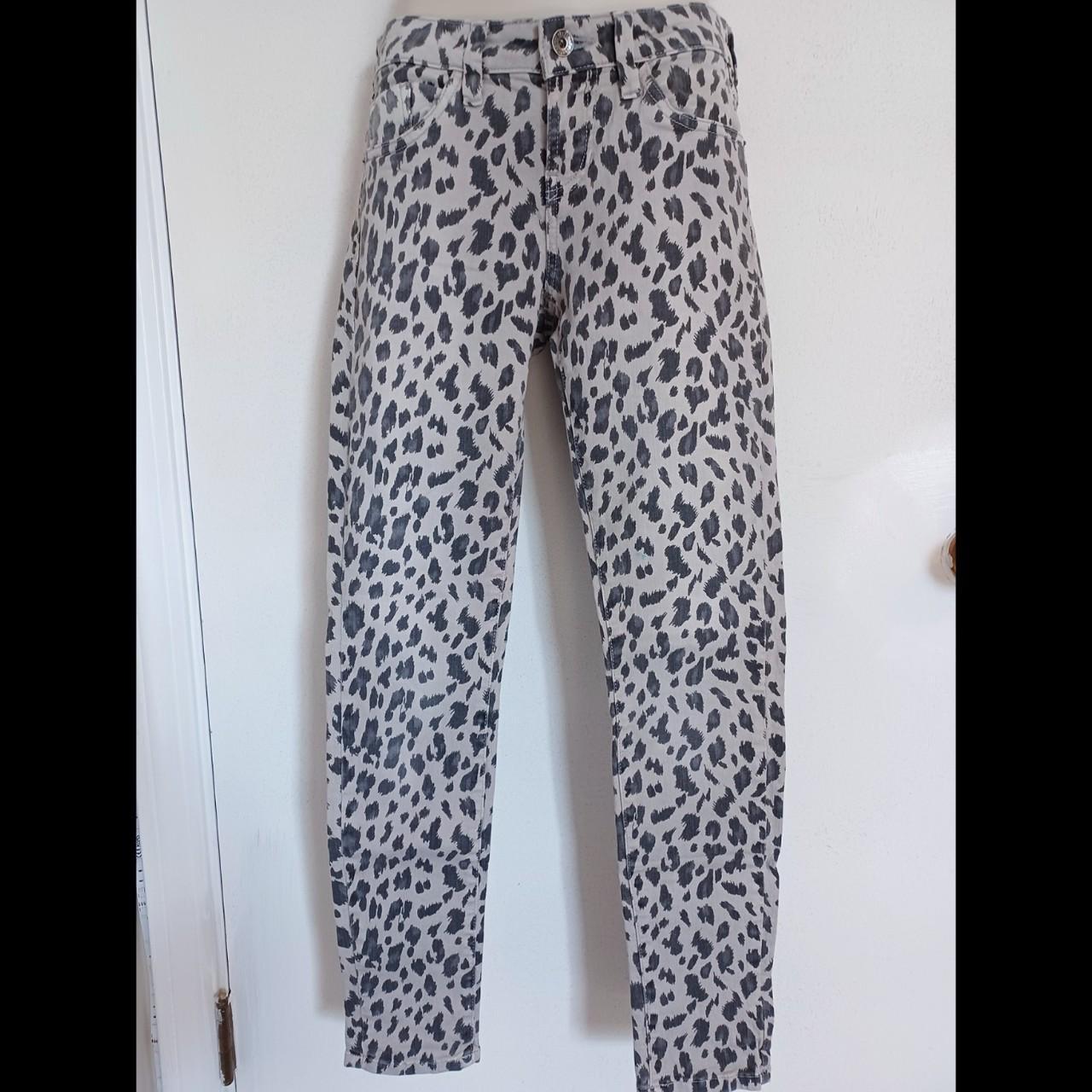 Guess vintage late 00s early 2010s gray leopard... - Depop