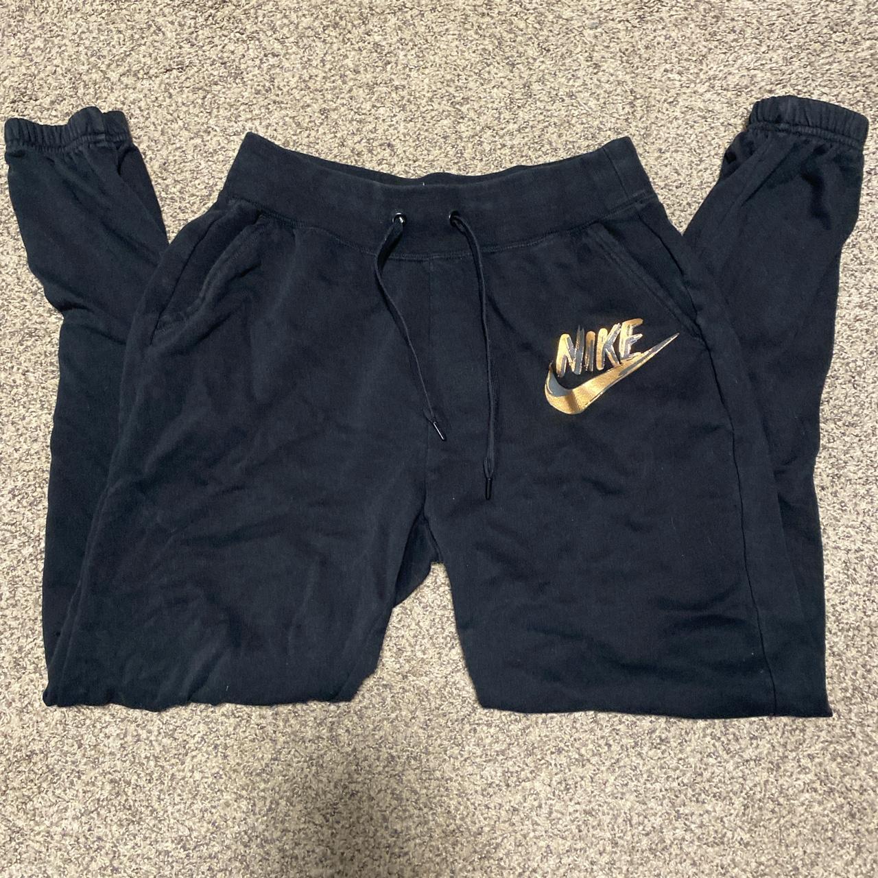 cute nike sweat size S *Fits XS/S *slight stains on... - Depop