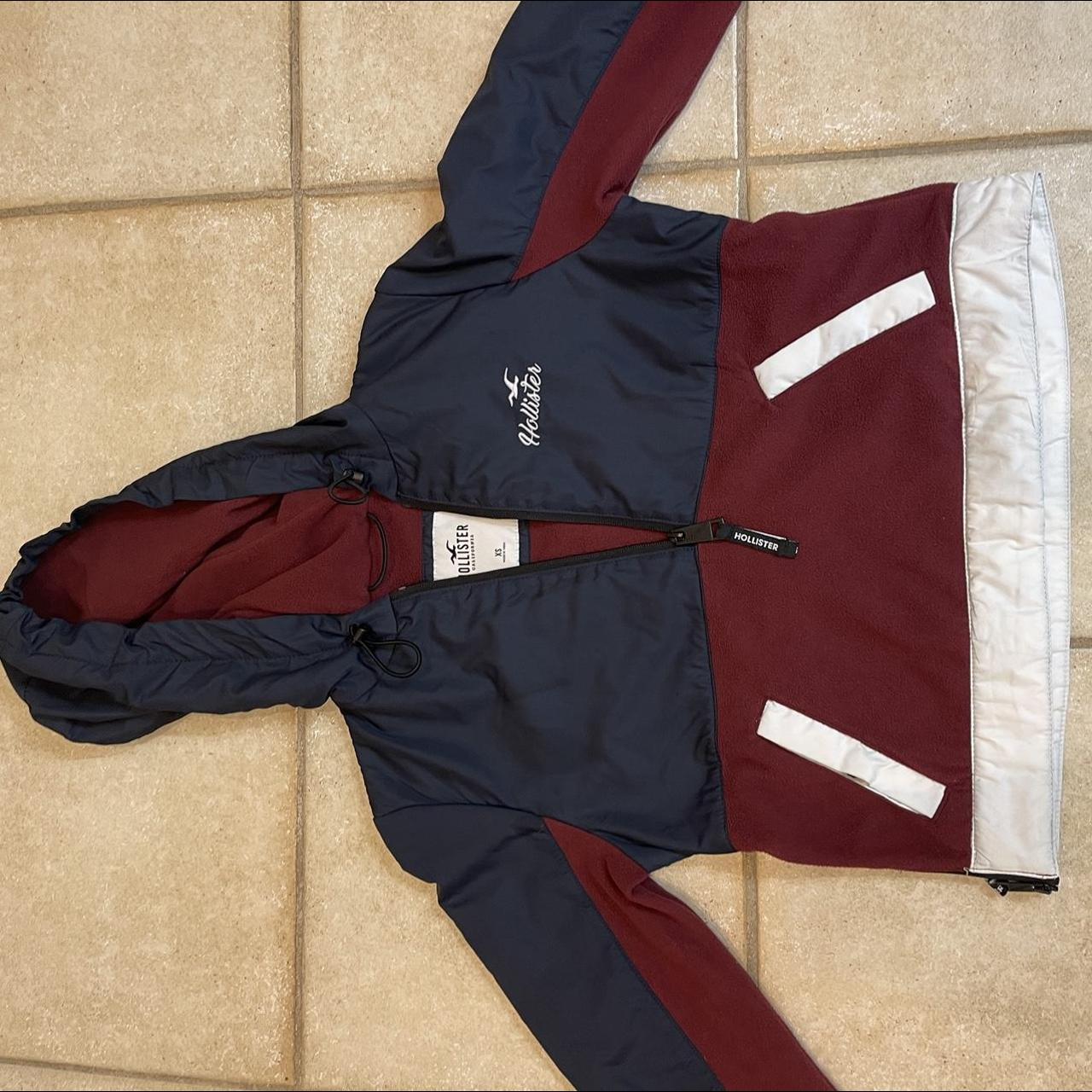 Hollister windbreaker best sale red and blue