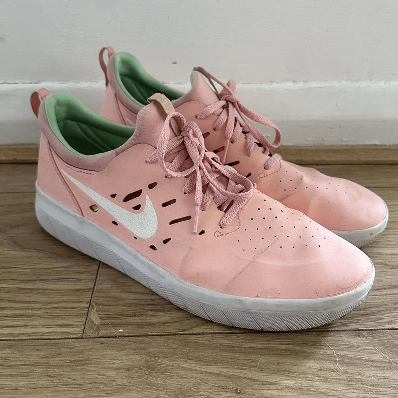 Pink nikes 2019 hotsell