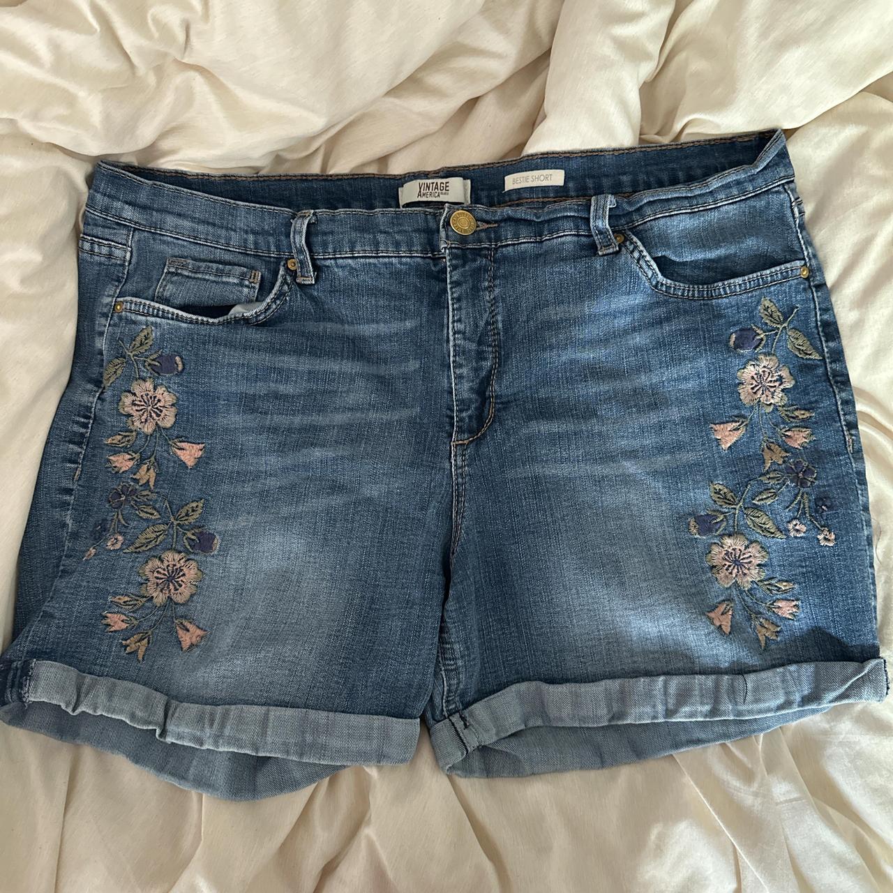 90s Vintage America denim bestie shorts Floral... - Depop