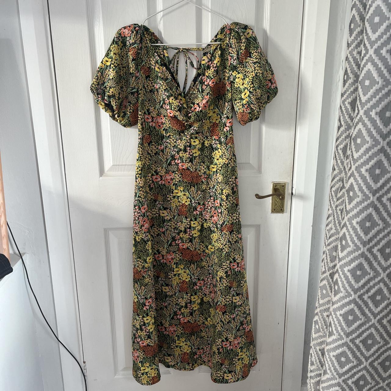 Gorgeous floral dress from New Look. Very elegant.... - Depop