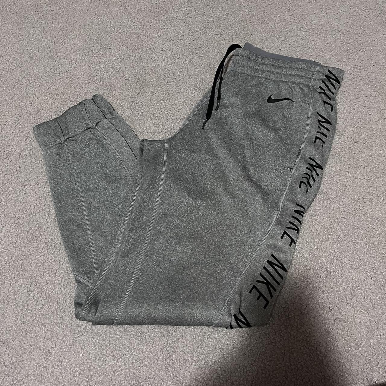 womens nike joggers set