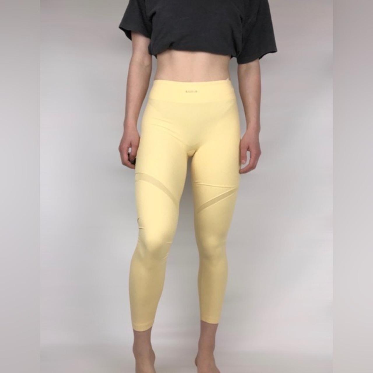 Danysu  brand NWT scrunch leggings Size XS - Depop