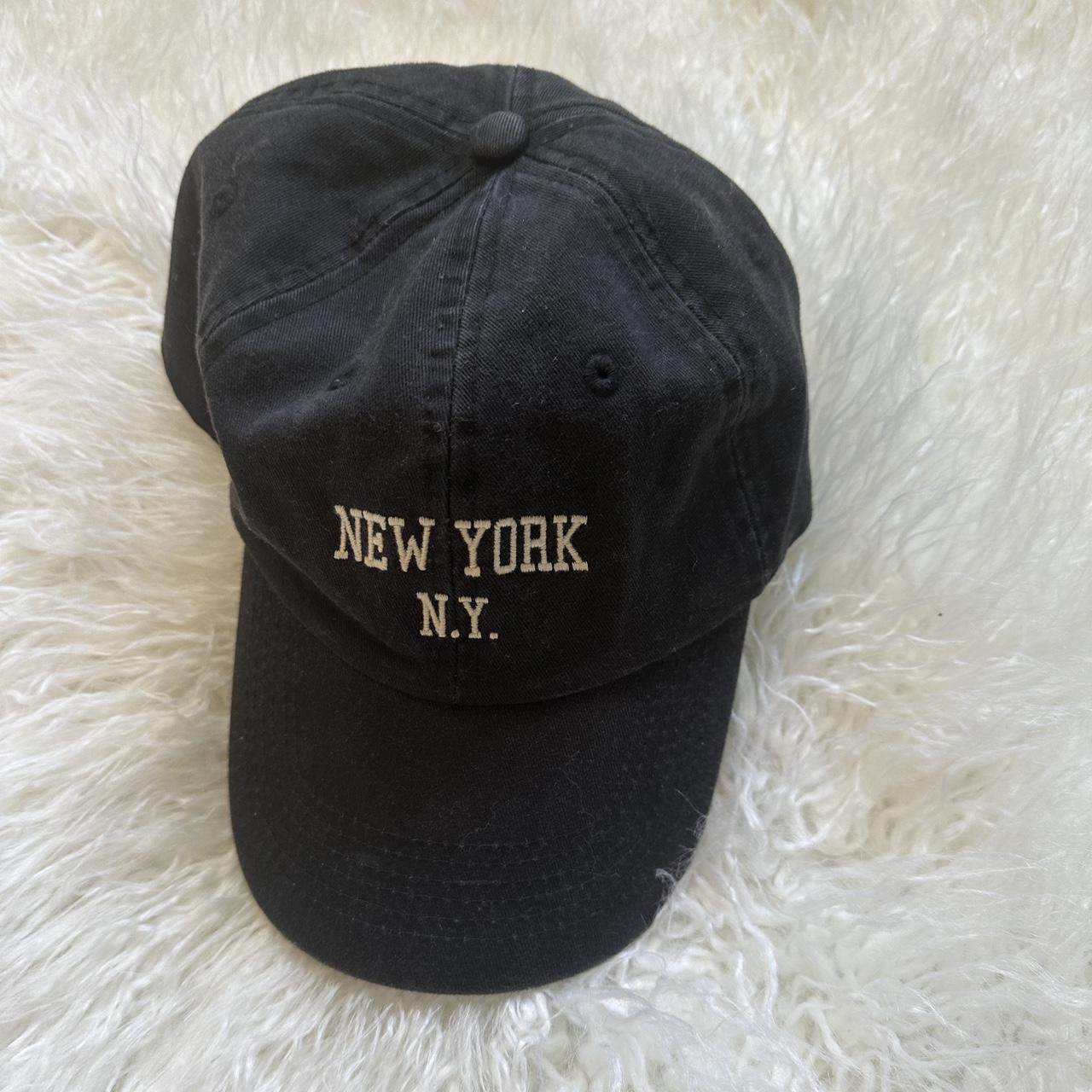 brandy melville hat! super cute Depop