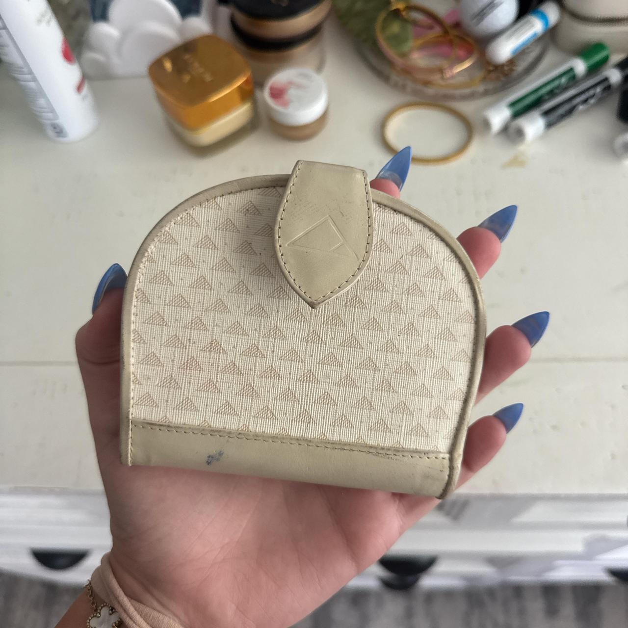 item listed by avagrey22