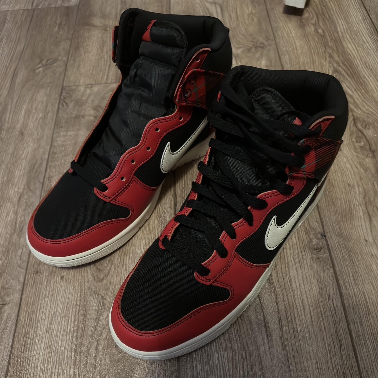 Nike Men's Red and Black Trainers | Depop