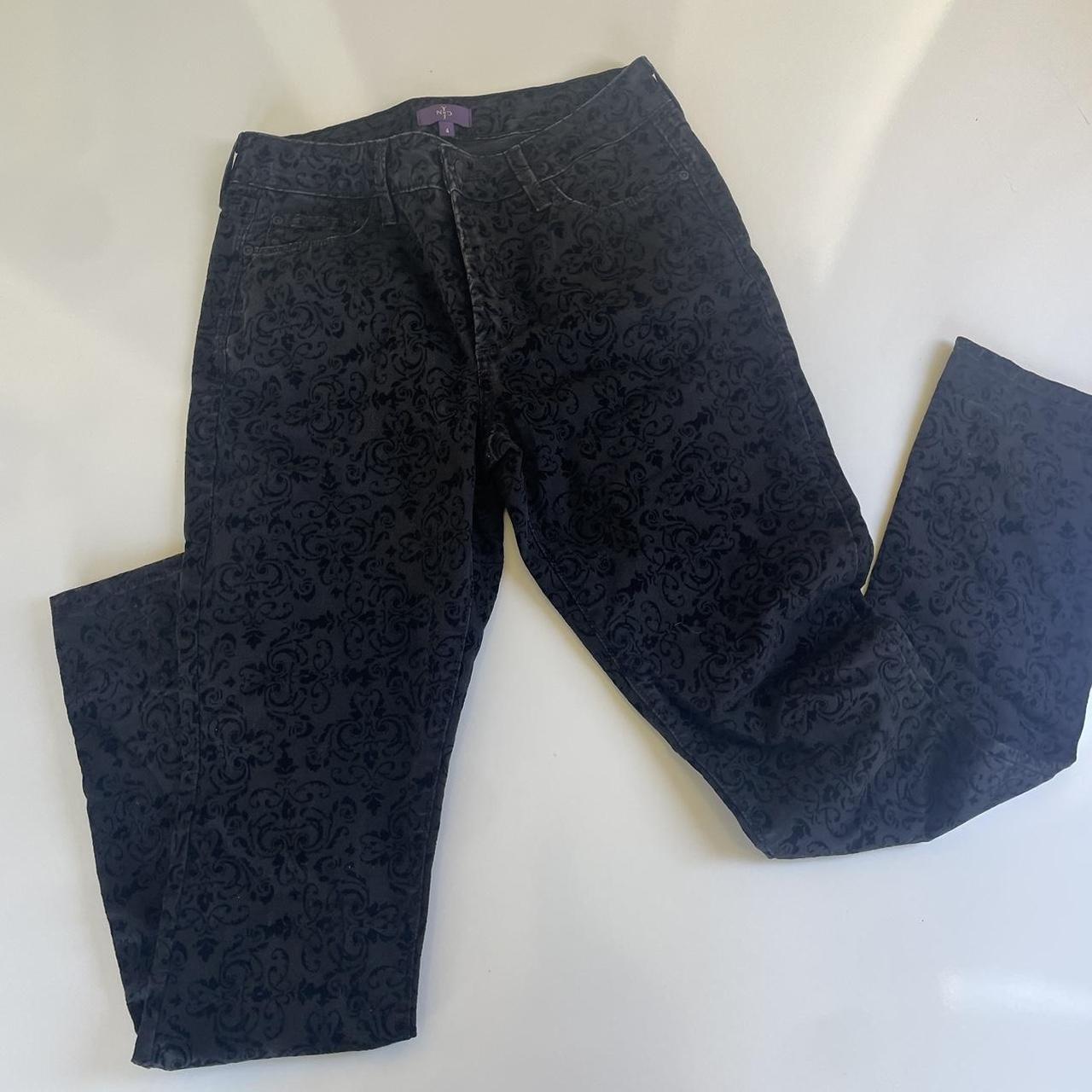 item listed by thread_isle