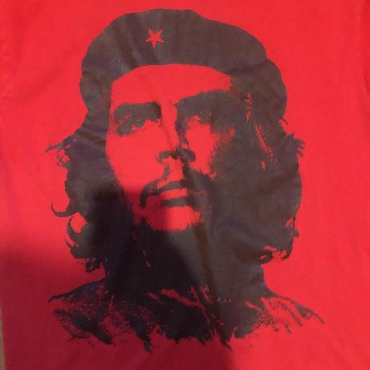 Vintage red Che Guevara tee, fits like a medium but - Depop