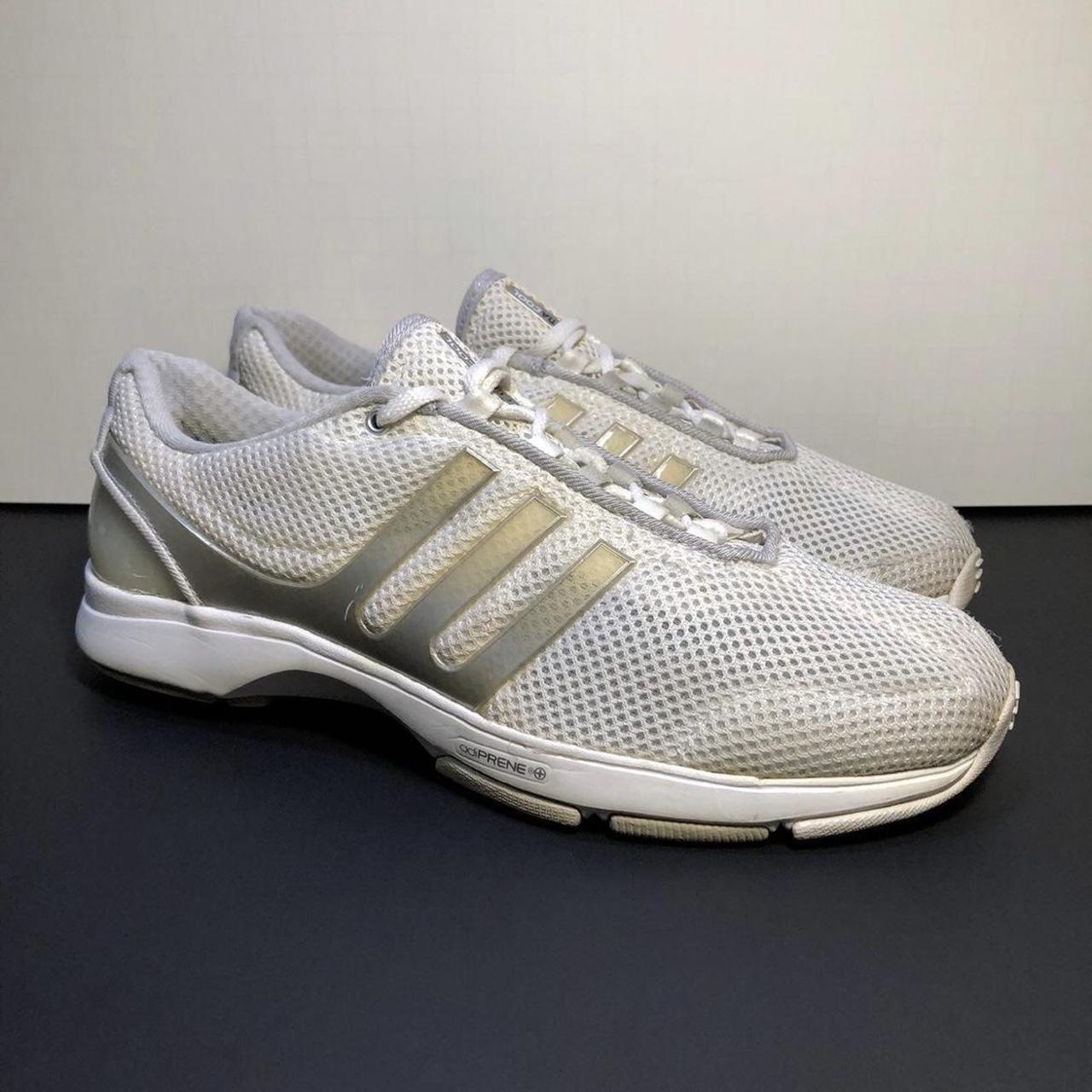 kan opfattes basen Uovertruffen Adidas Women's White and Grey Trainers | Depop