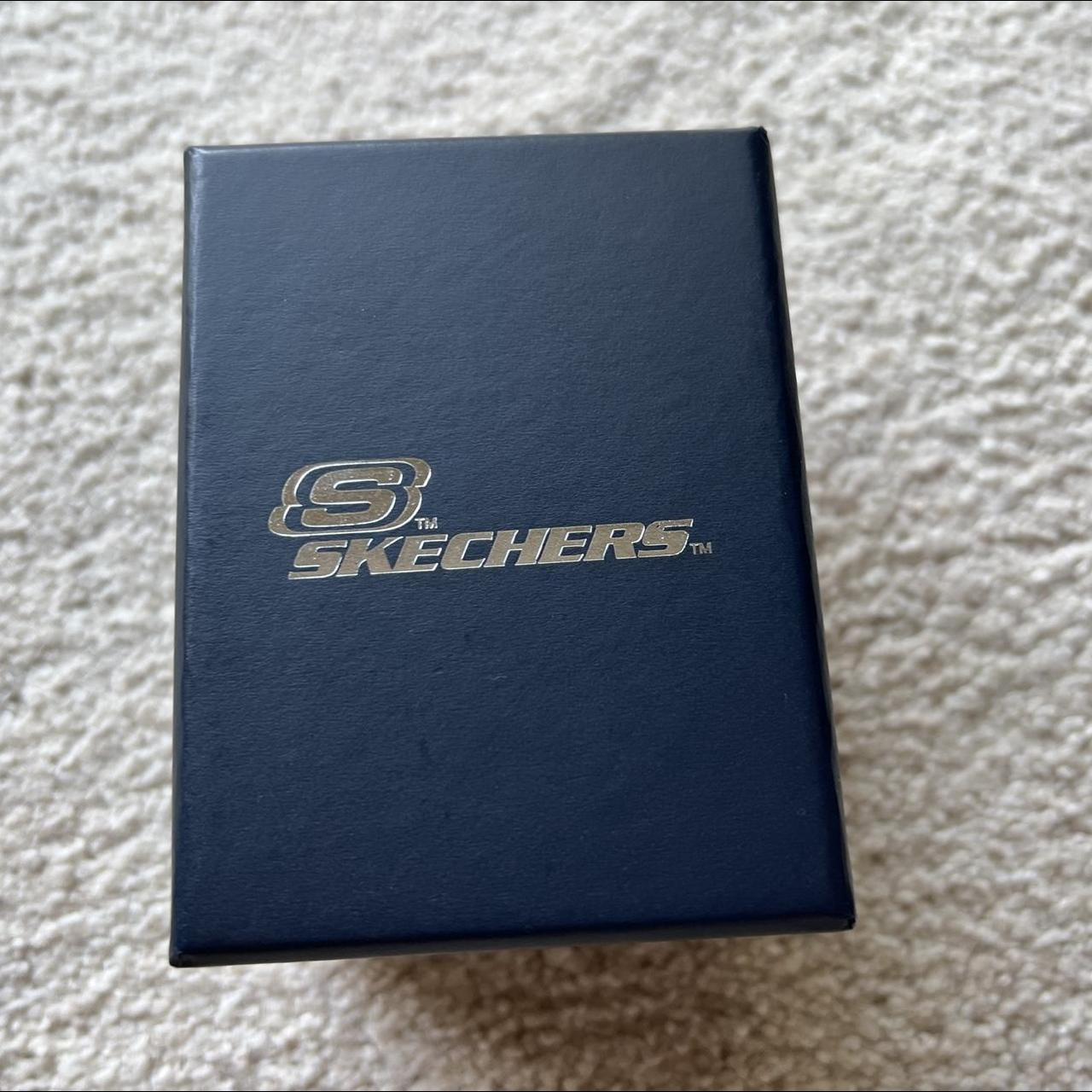 Skechers shoes online box