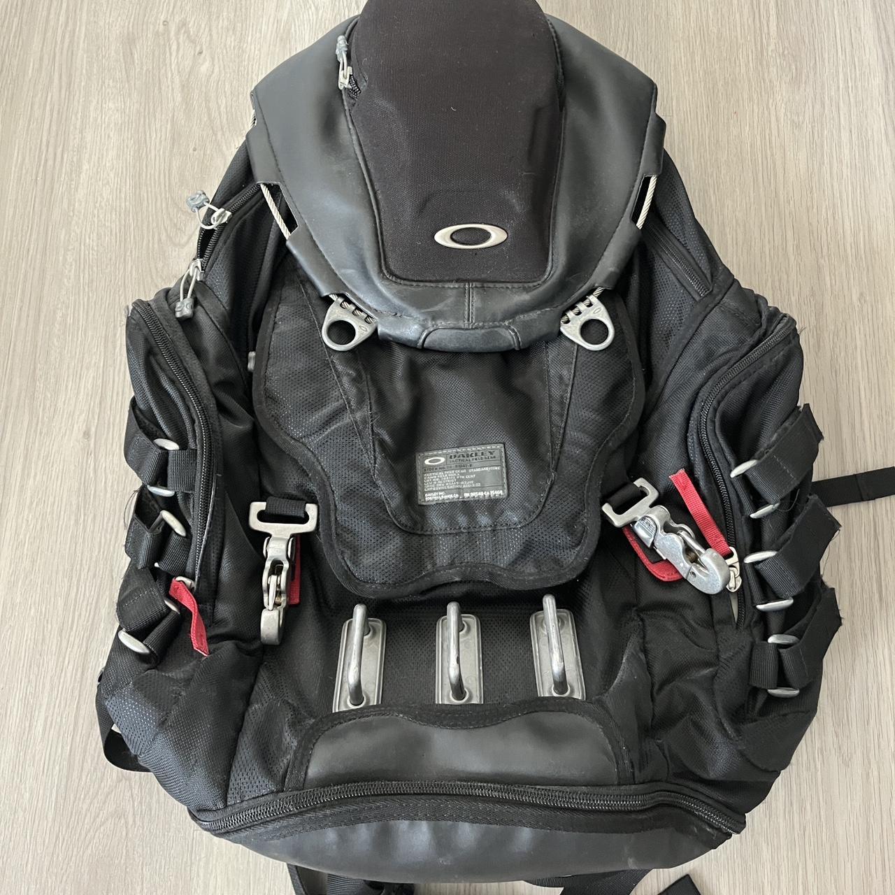 バッグ Oakley Y2K 00s archive Kitchen Sink MENS OAKLEY KITCHEN SINK LX SHINY STEALTH BLACK BACKPACK BAG