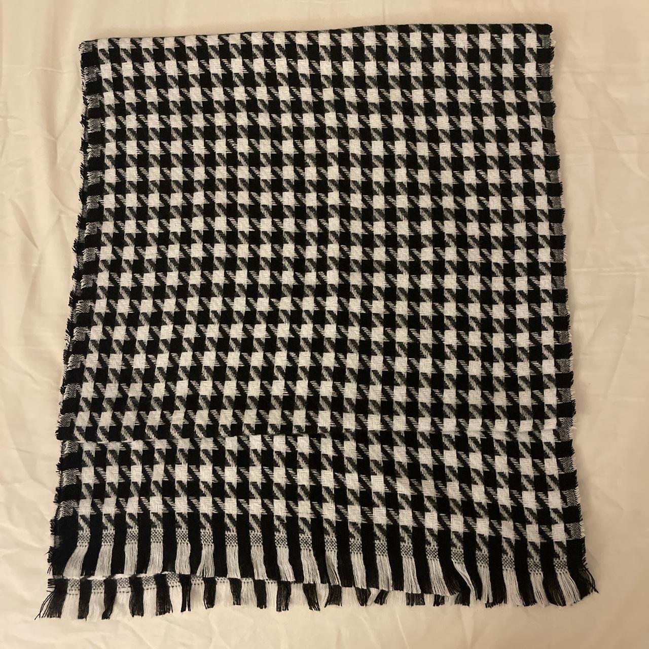 Houndstooth cashmere and wool scarf Super soft... - Depop