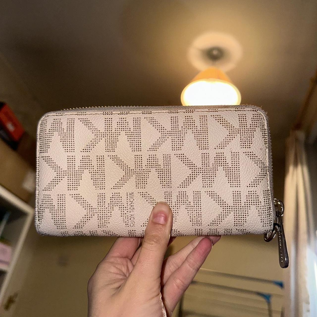 item listed by victoriaxx1983