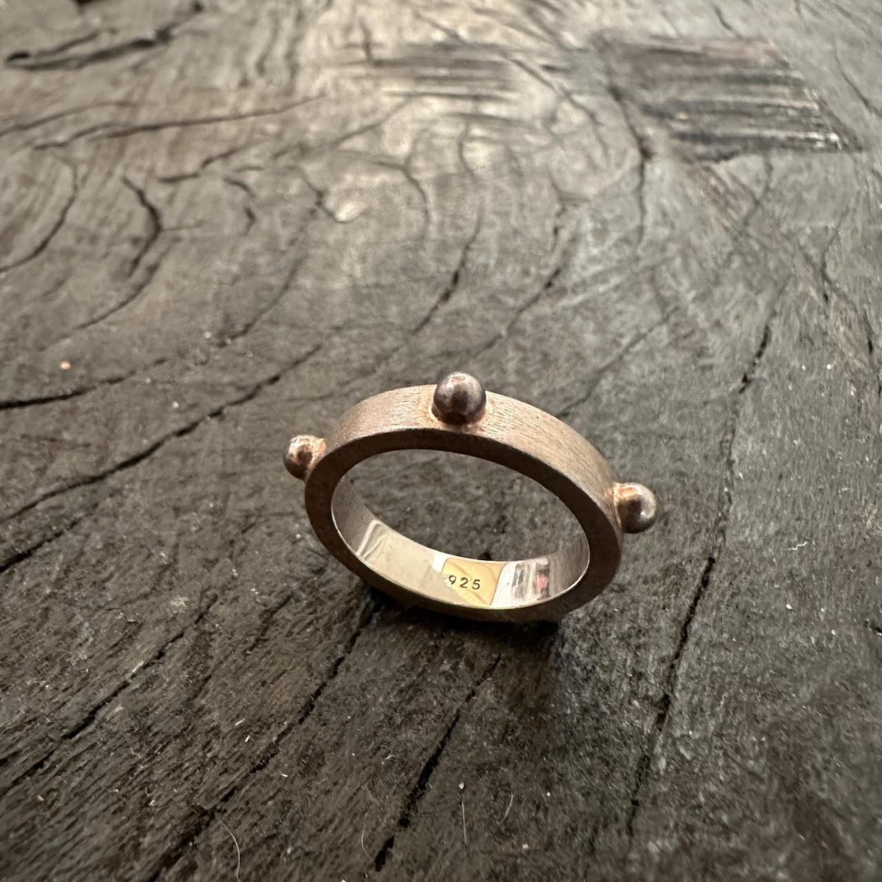 Elizabeth and James sterling silver (925) ring Depop