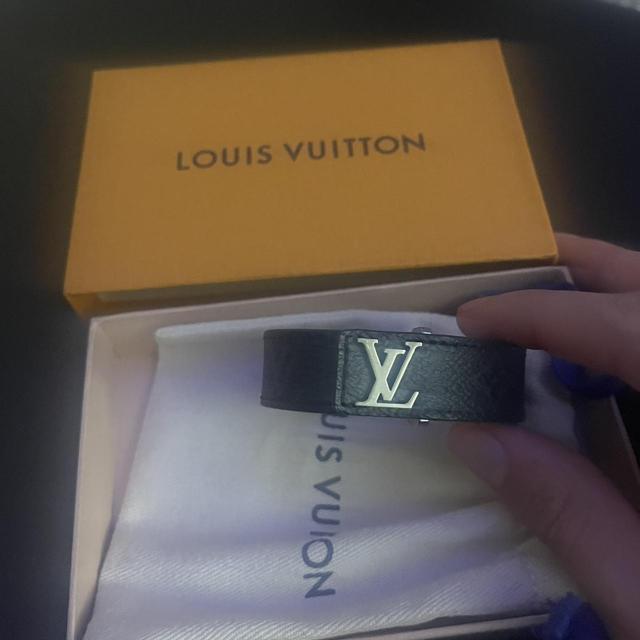 louis vuitton slim bracelet size - Depop