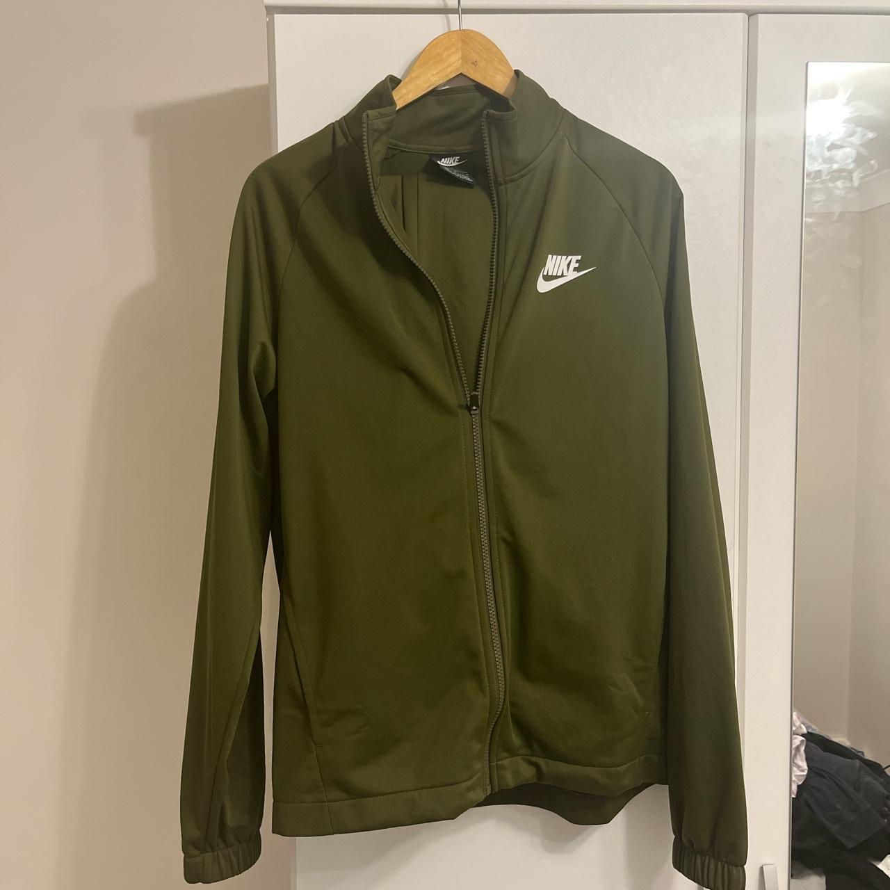 Nike jogging clearance suit olive green