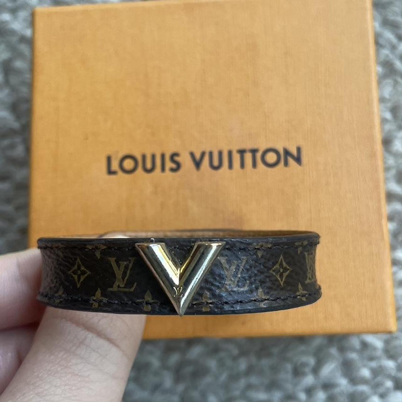 Louis Vuitton V Bracelet Silver