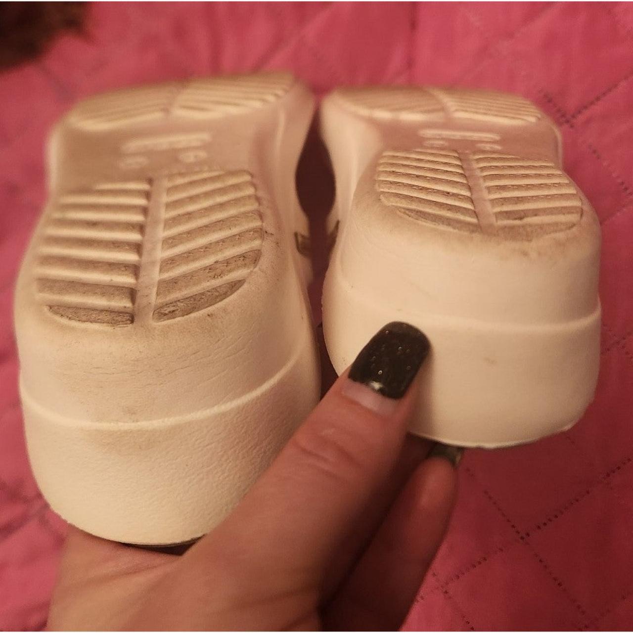 sanrah metal block crocs