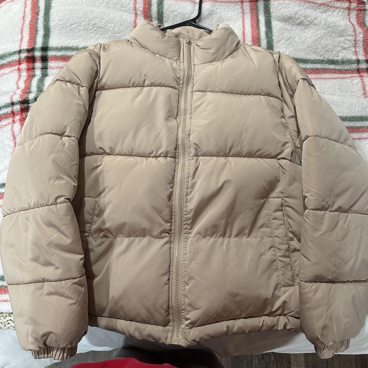 Medium tan forever 21 puffer, only worn once - Depop