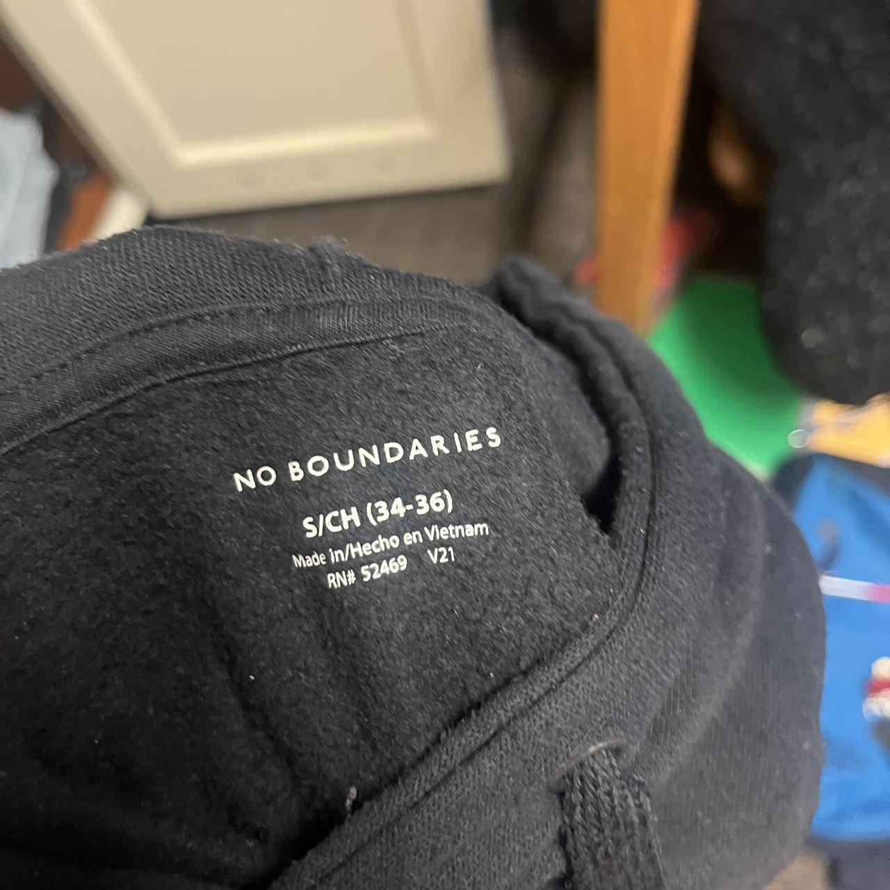 No boundaries small hoodie. Worn few times - Depop
