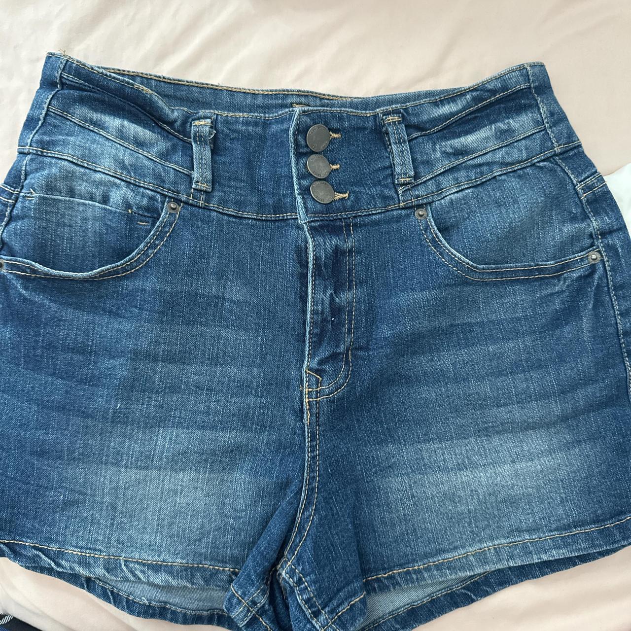 item listed by arielsoldcloset