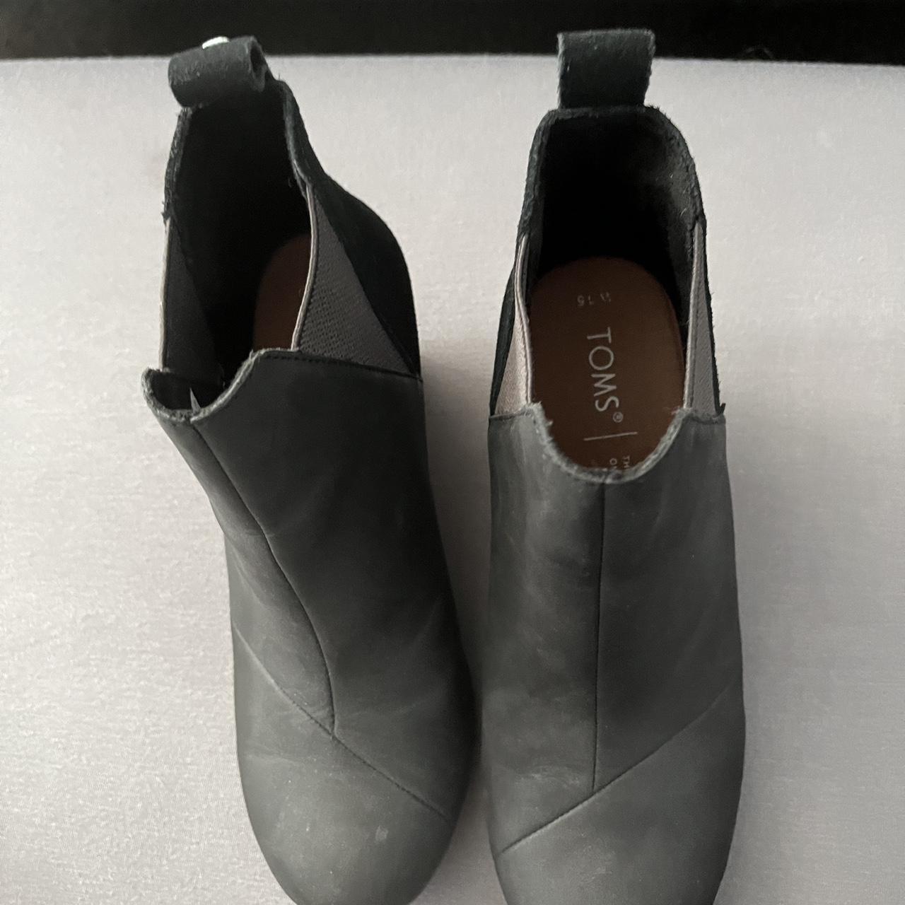 toms black boots
