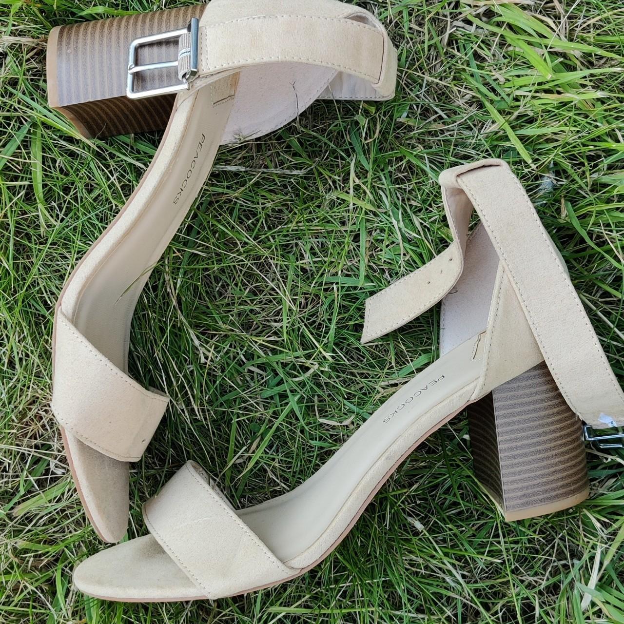 Peacocks best sale block heels