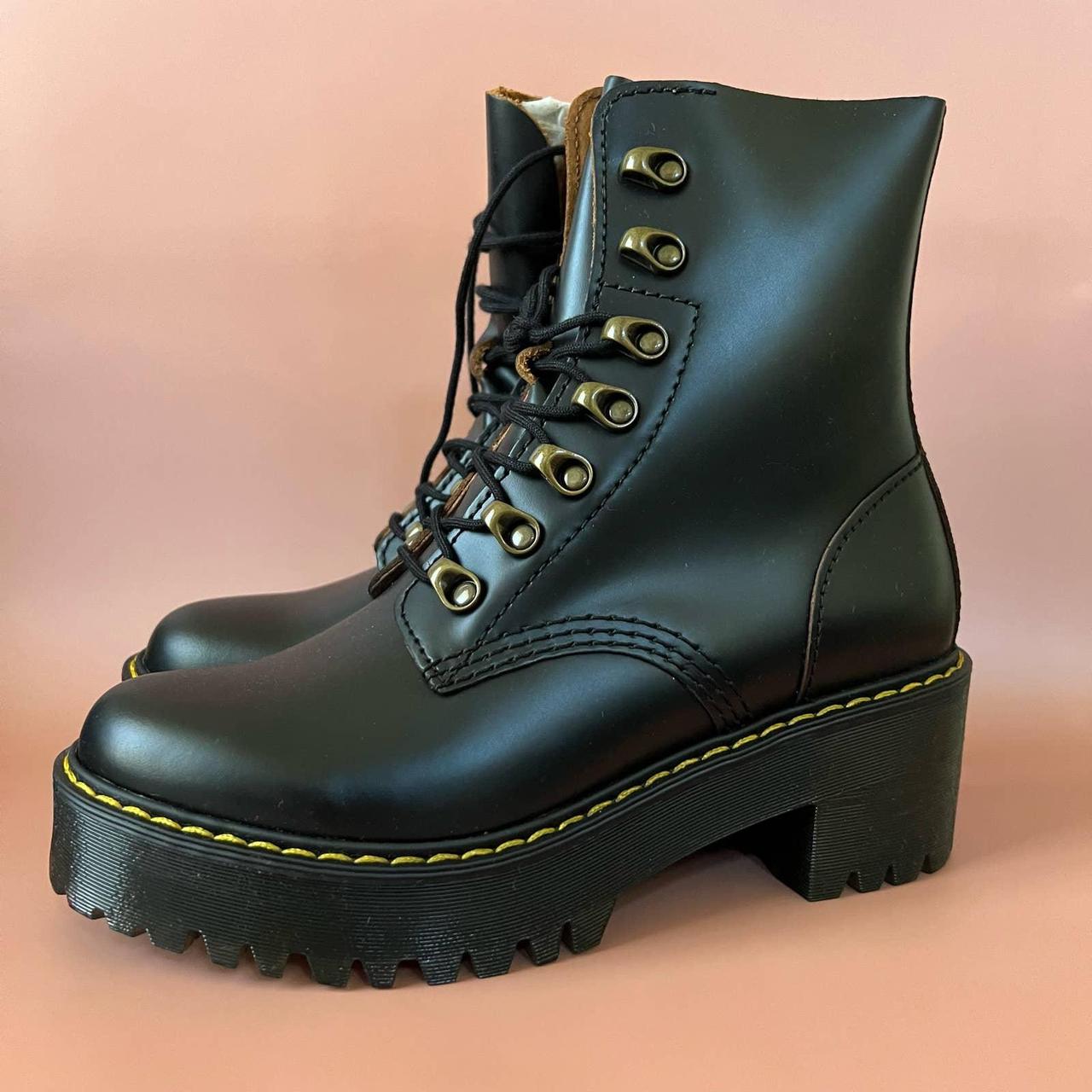 Dr martens best sale leona vintage smooth