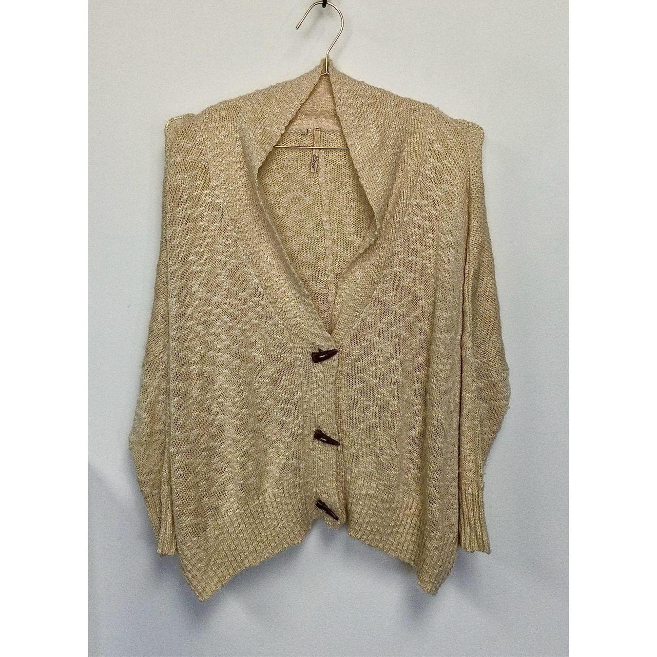 Unique Elan Womens Beige Chunky Knit Toggle Horn. Depop