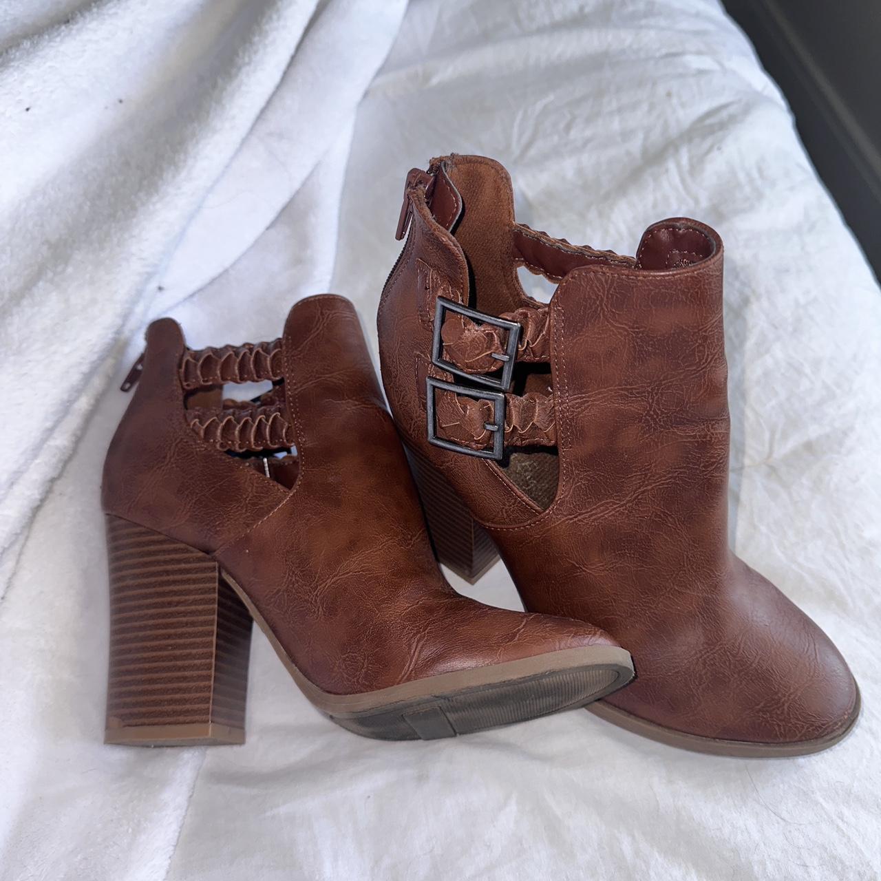 American eagle brown top booties