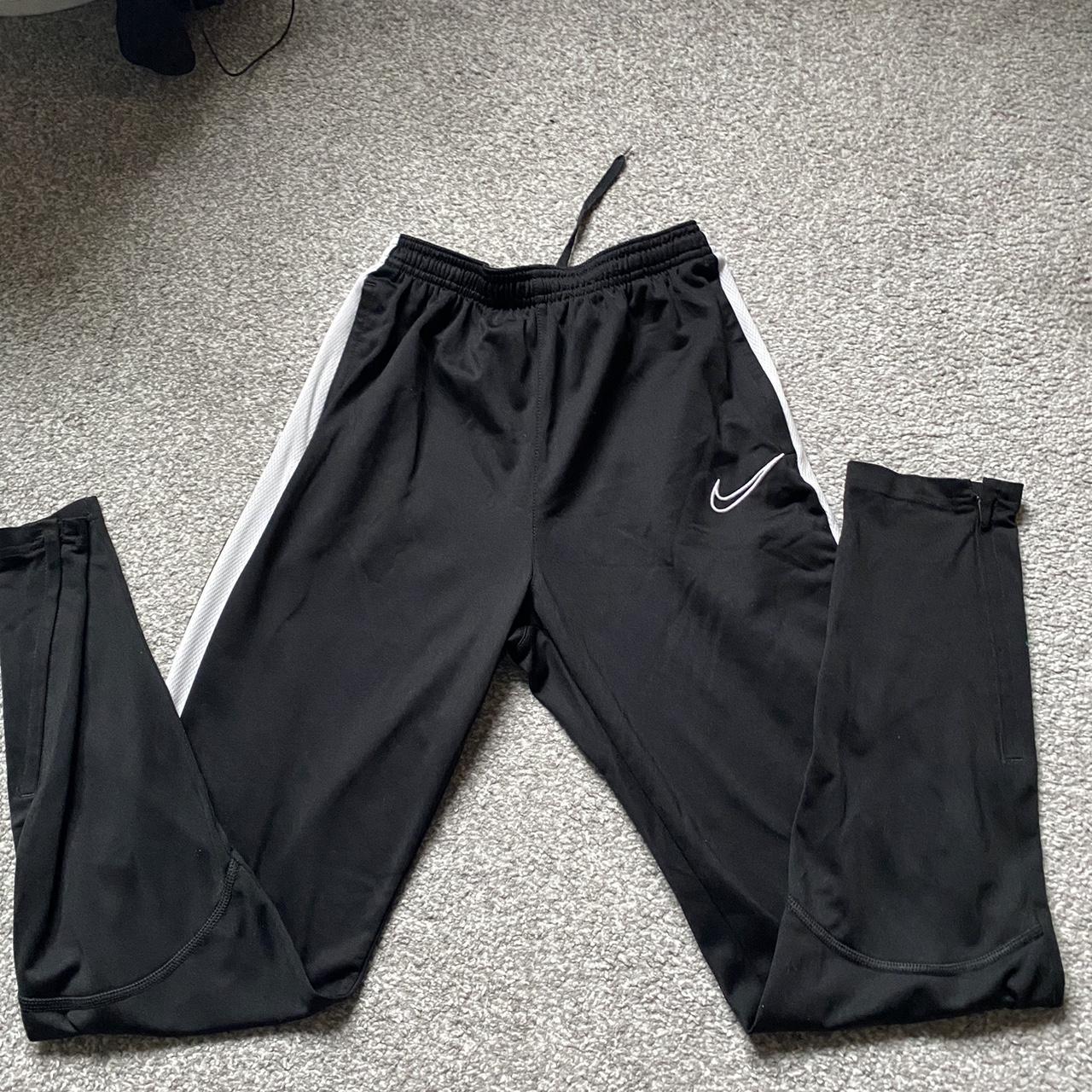 Nike joggers In perfect condition and really... - Depop