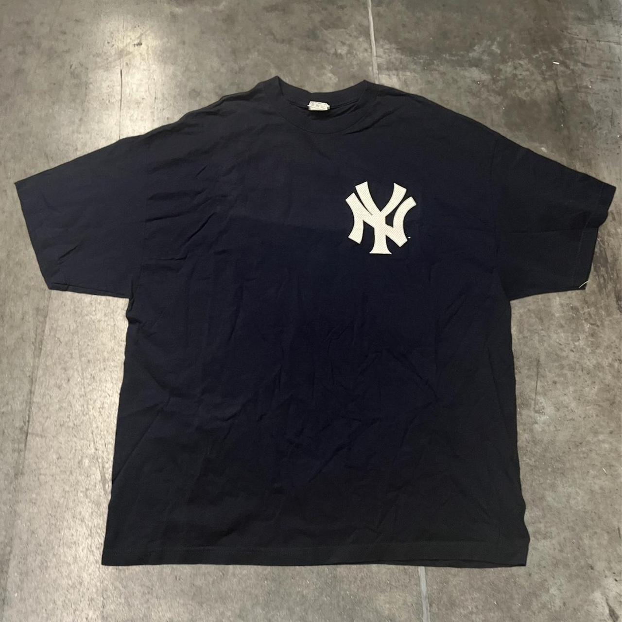 MLB Men's Navy and White T-shirt | Depop